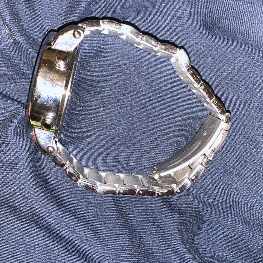 Got this as gift for my boyfriend, never wears it - Picture 2 of 4
